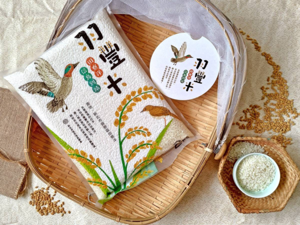 現在板農活力超市也買得到田寮洋友善農產品「羽豐米」。圖／新北農業局