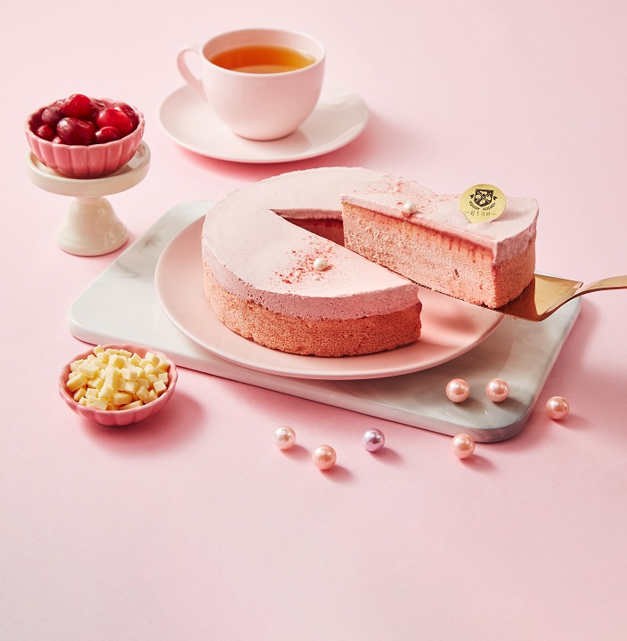起士公爵 & 英國唐寧茶TWININGS聯手推出母親節限定款「花漾胭脂莓果輕乳酪蛋糕」，獻給媽咪最溫柔的優雅滋味